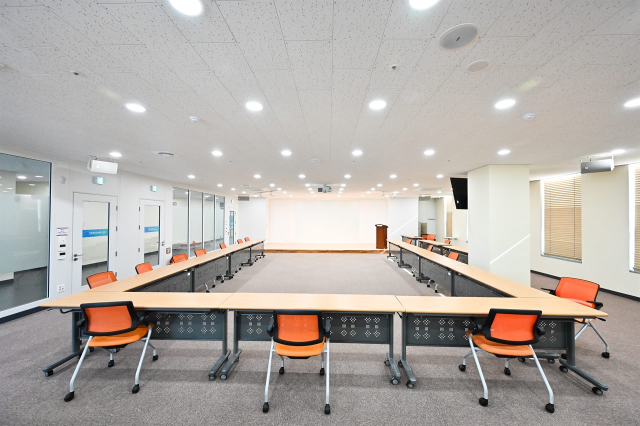 Meeting Room 01